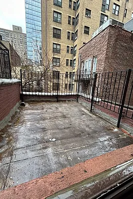 Rented by Sotheby's International Realty | media 27