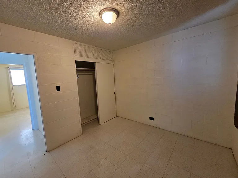 2568 Date St — Photo 5