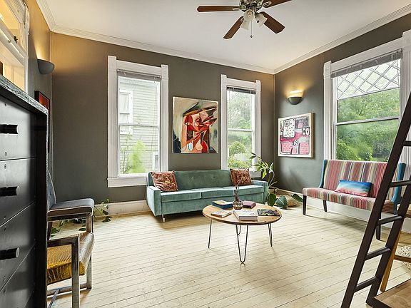 5th image of 1007 E 8th St