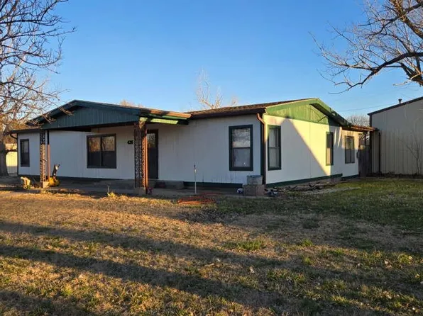 426 W 5th Ave, Saint John, KS 67576