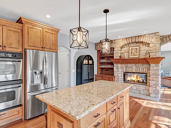 3rd image of 710 Reserve Ct