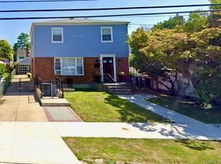 4235 217th St, Flushing, NY 11361