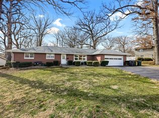 3323 N Dell Oak Dr, Decatur, IL 62526