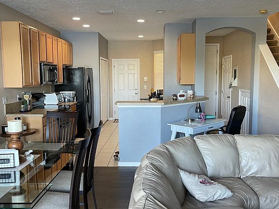 4th image of 3865 Buckthorne Dr #E
