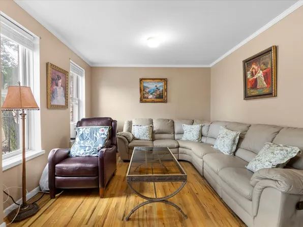 560 East 189th Street image 6 of 14