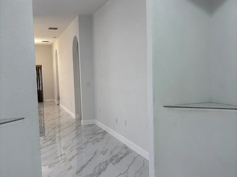 1150 Creekview Ct — Photo 7