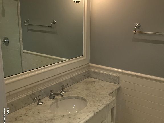 4th image of 334 W Menomonee St #13A