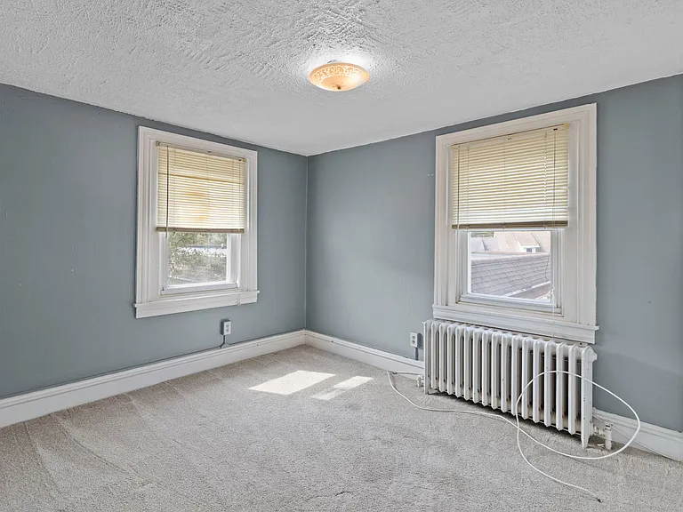 437 Ford St — Photo 16