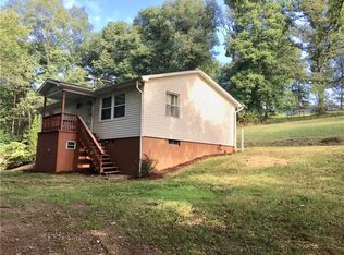 525 Holyoke Rd, Butler, PA 16001