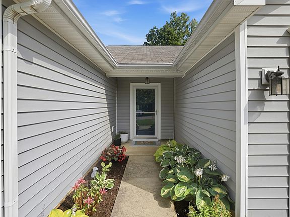 2nd image of 1554 W Meeting House Ln