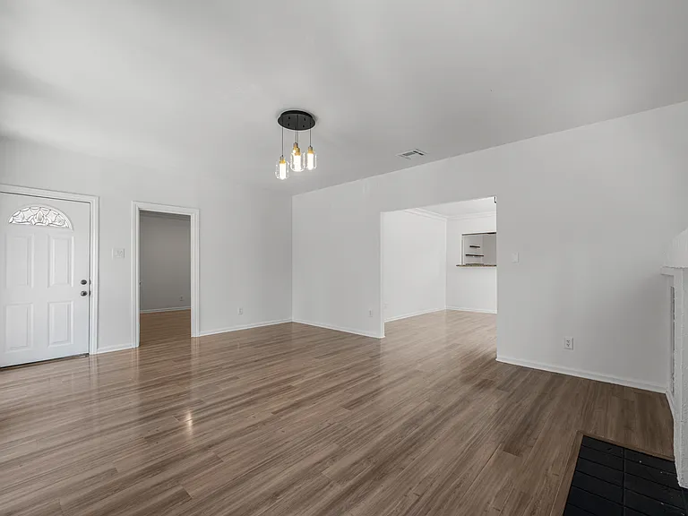 1030 N Spaulding Ave #1030 — Photo 4