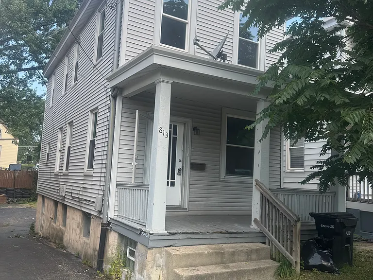 813 Terry St — Photo 12