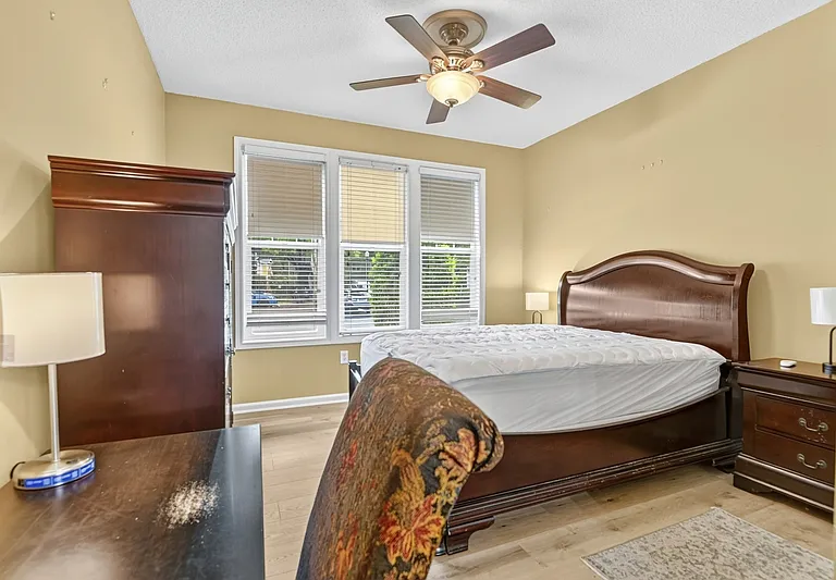 1811 Chatelain Way #1 — Photo 11