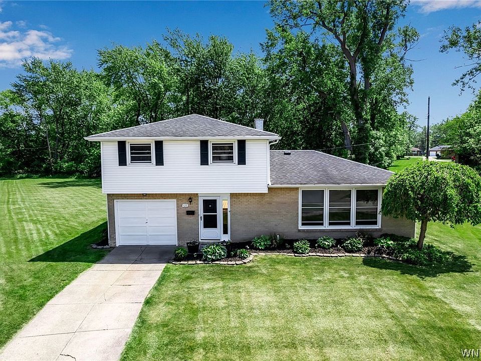 1st image of 127 Ceil Dr