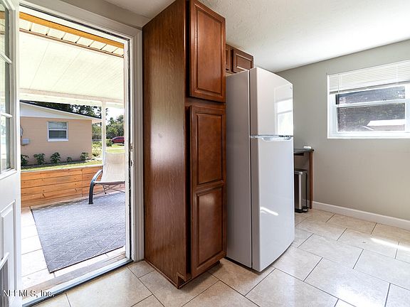 5th image of 349 WILDWOOD Lane