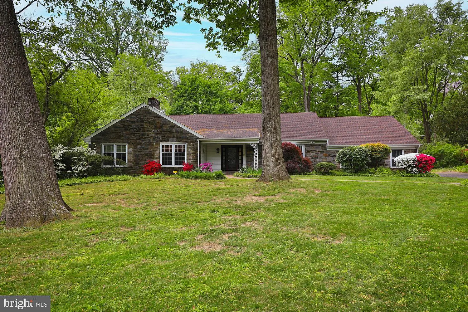 1134 Devon Rd photo 1