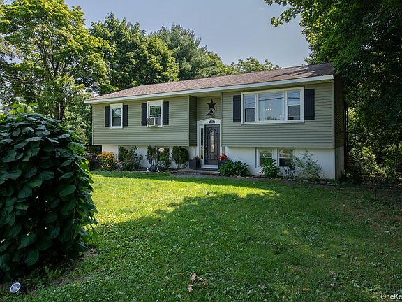 2nd image of 10 Lakeview Court