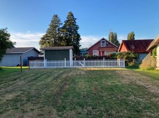 727 Myrtle Ave, Reedsport, OR 97467