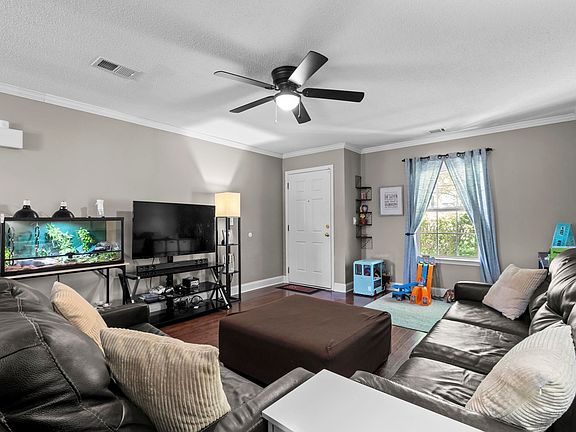 5th image of 1311 Waverly Place Dr
