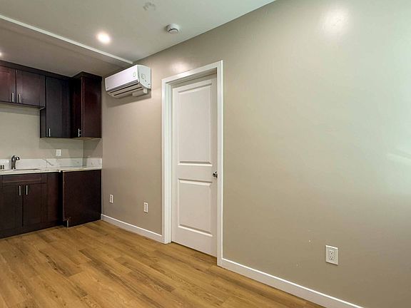 4th image of 5340-5338 Wightman St