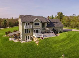 594 Bump Rd, North Clarendon, VT 05759