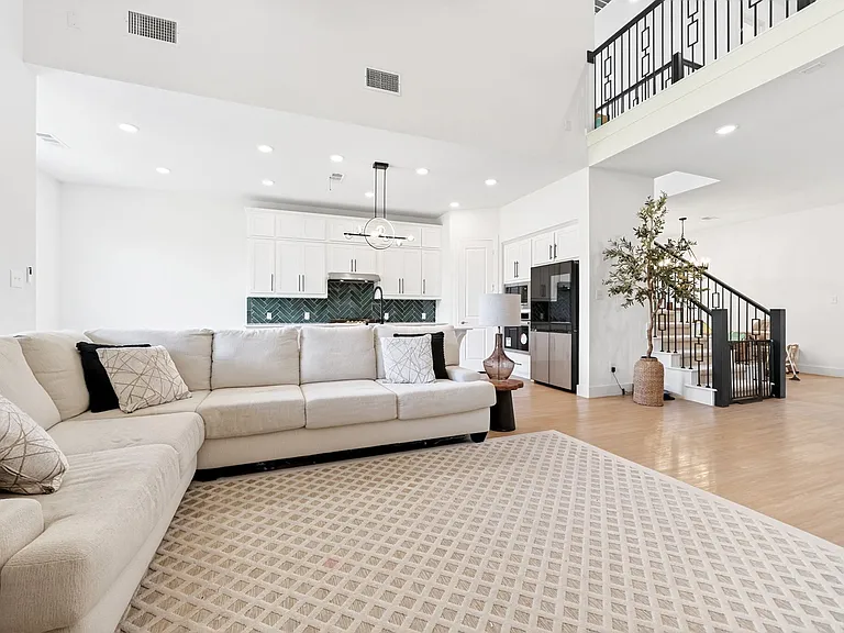 8109 Milo Fields Ln — Photo 3