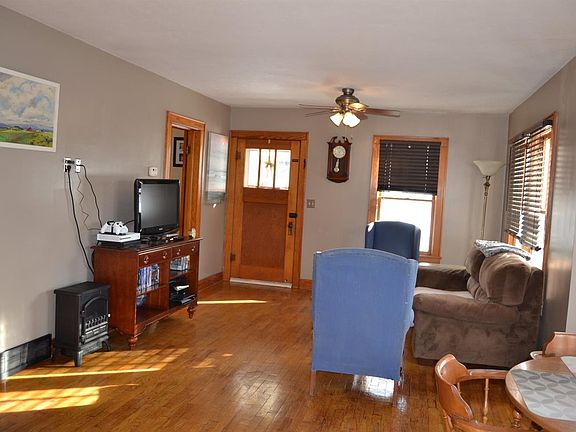 5th image of 1404 N Oak St