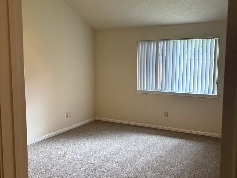 11614 Inga Ln — Photo 8