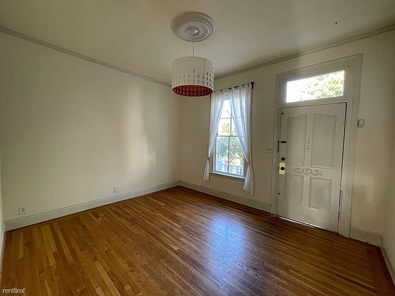 2nd image of 543 Linden St