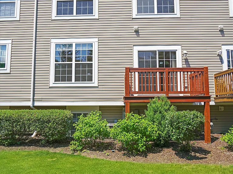 2304 Hudson Cir — Photo 26
