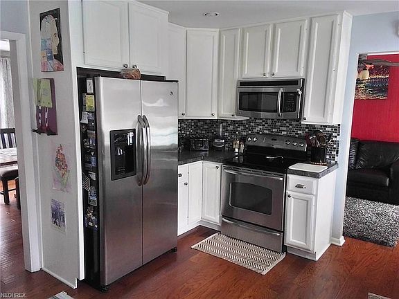 5th image of 577 N Skyline Dr