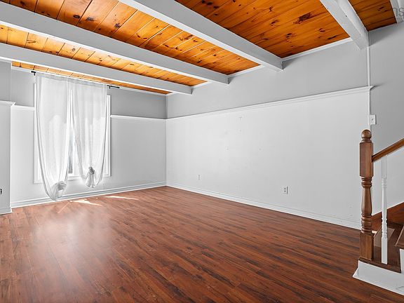 4th image of 23 Leacock Ct