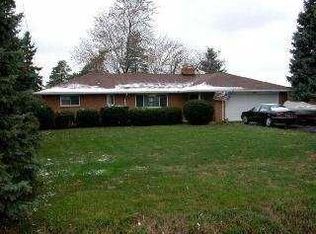 559 N Stadium Rd, Oregon, OH 43616