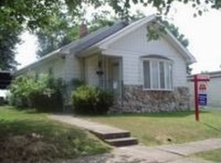 324 W Vine St, Oakland City, IN 47660