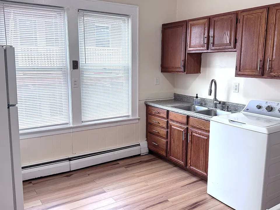 29 Green St #2E