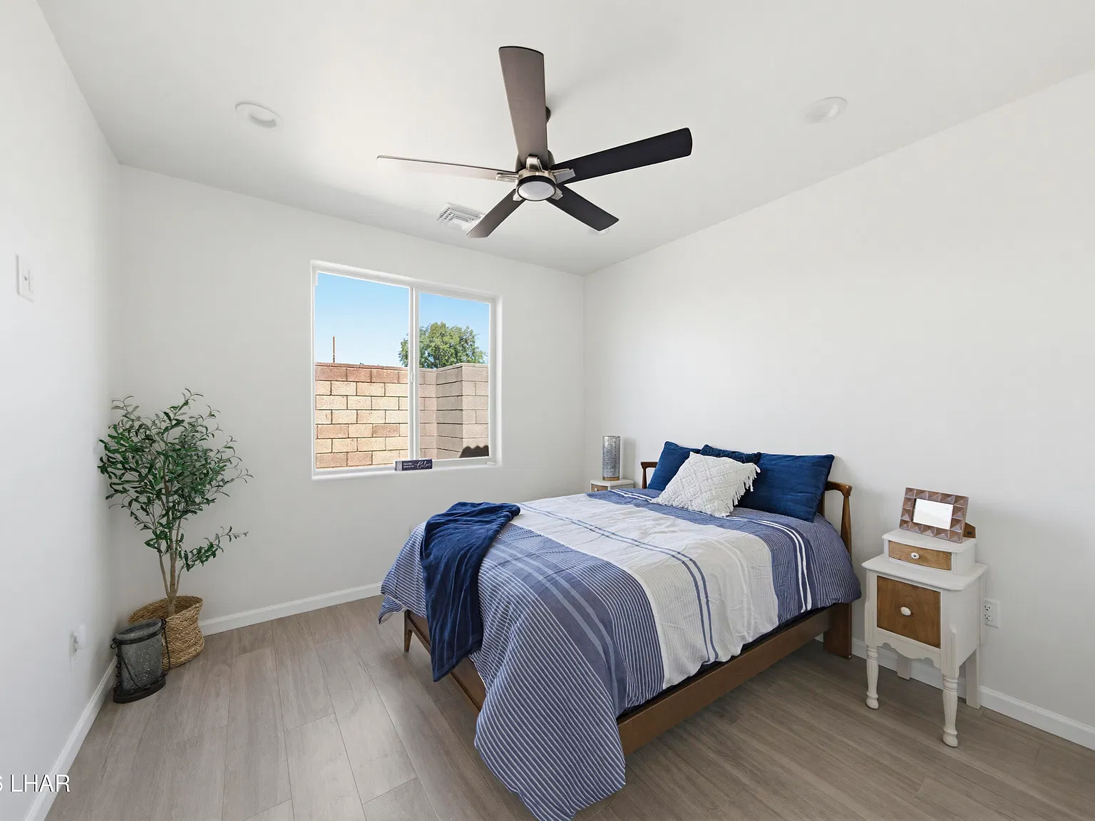 1 bed, 1.0 bath, 645 sqft, $1,250 — Photo 2
