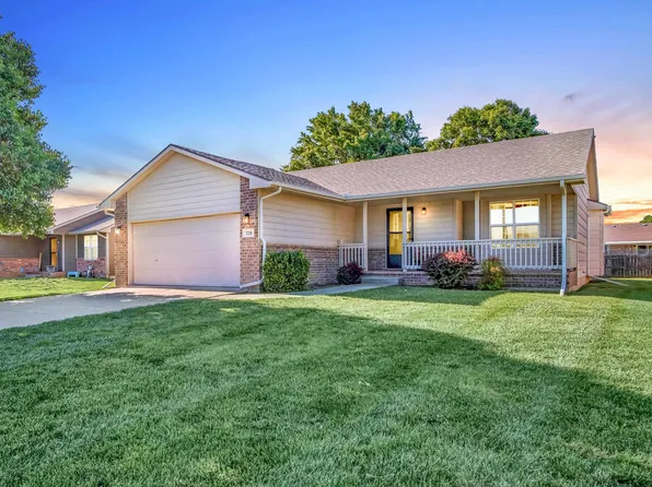 220 Sutton Dr, Newton, KS 67114