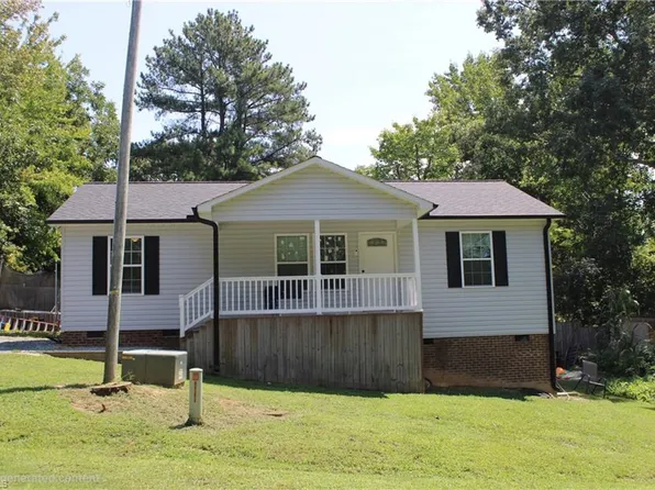 226 Cracklin Dr, Asheboro, NC 27203