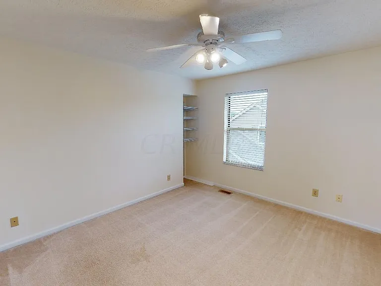 6498 Ringsend Ct — Photo 36