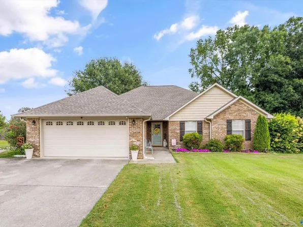 23886 May Ln, Athens, AL 35613