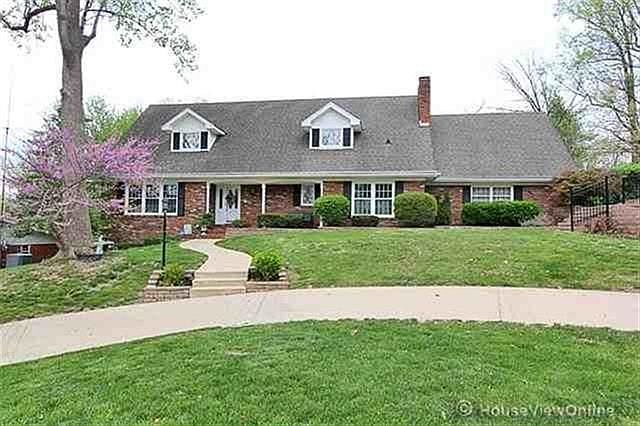 1st image of 1924 Oak Hills Dr