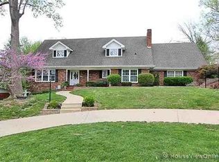 1924 Oak Hills Dr, Cape Girardeau, MO 63701