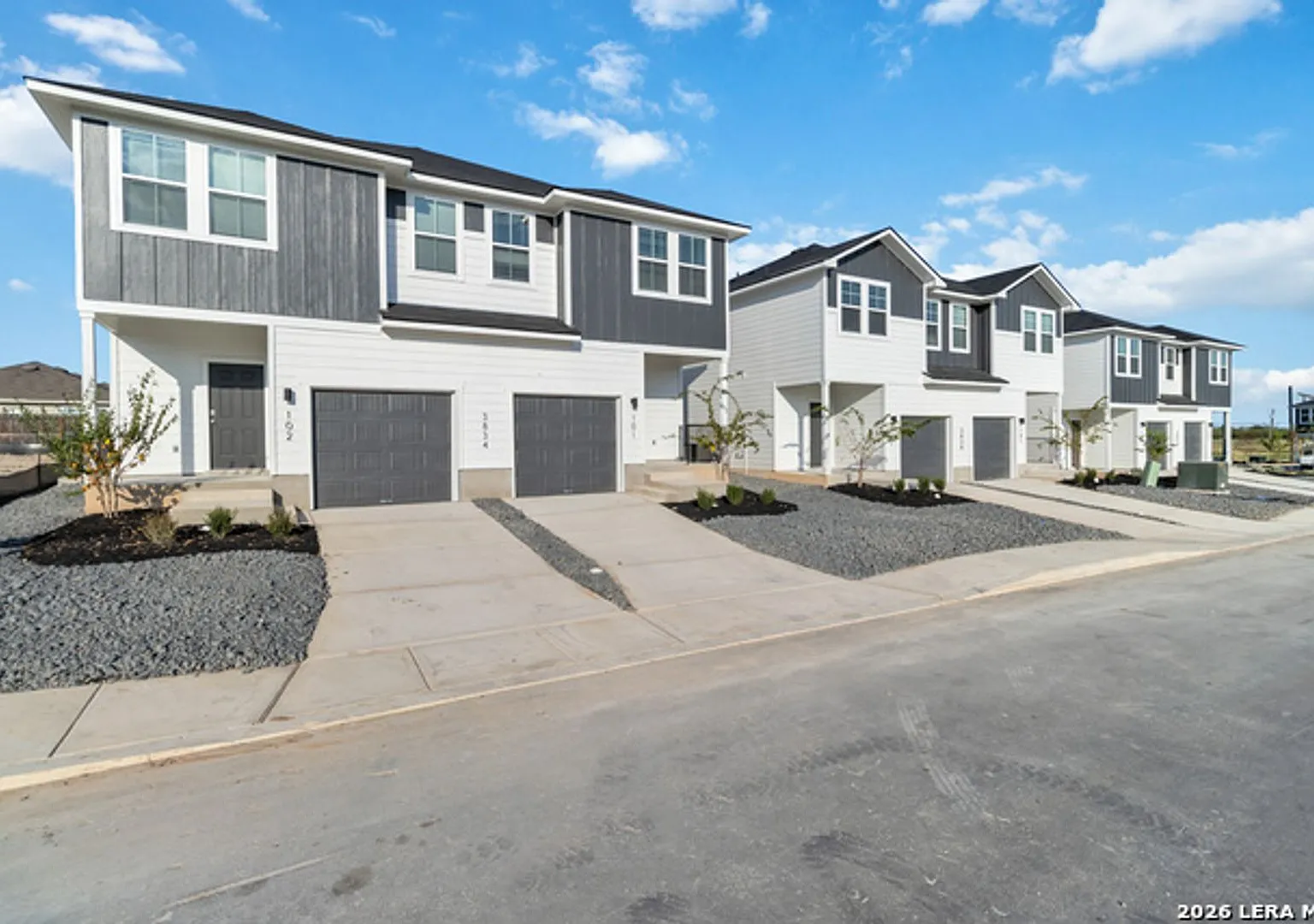 Luxury Townhome in Abbott Run! — Photo 1