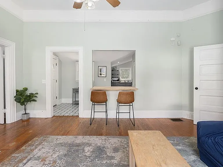 240 SW 3rd St #B — Photo 7
