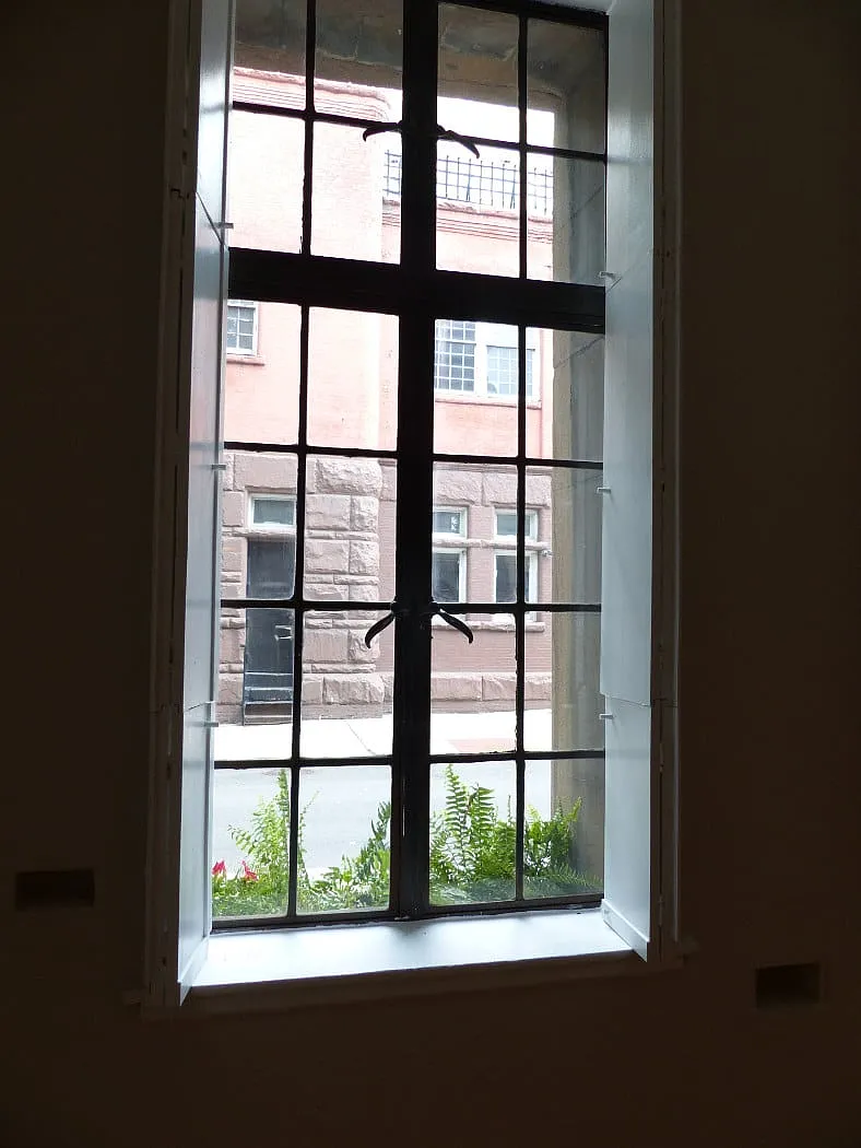 161 West 10th Street — Photo 4