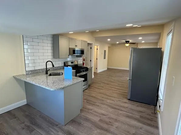 88 North St, Burlington, VT 05401