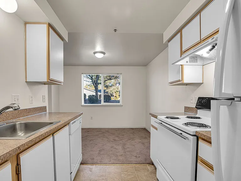 #271 CHELSEA COURT APTS — Photo 11