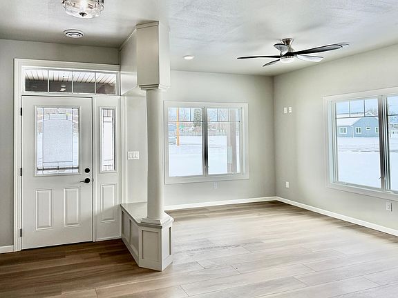 4th image of 102 E Memory Ln