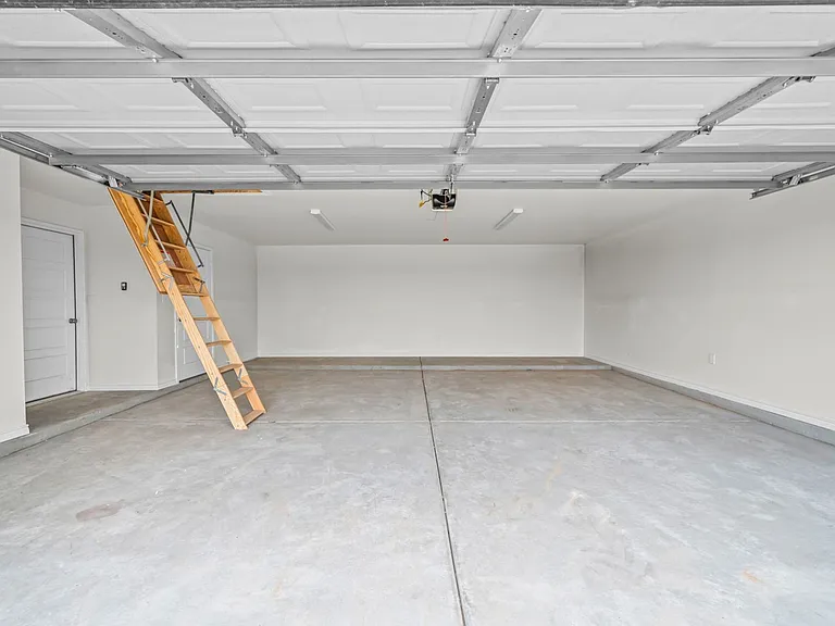 11505 N Cres #2800 — Photo 3