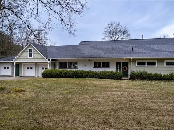 6119 Oak Hill Dr, West Farmington, OH 44491